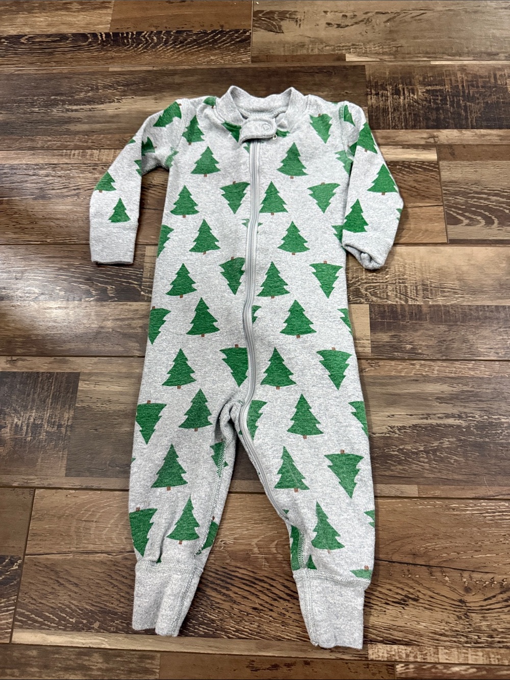 Hanna Andersson Gray Zippered Sleep Sack with Green Tree Print6-12 months
